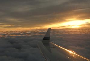 Sonnenuntergang über den Wolken